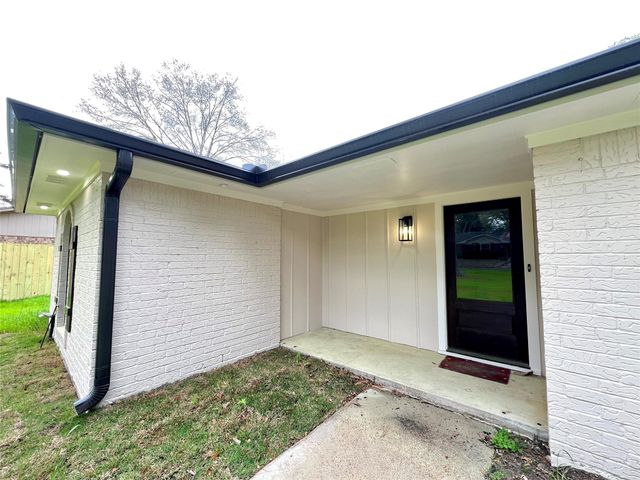 607 Apple Blossom, Woodville, TX 75979