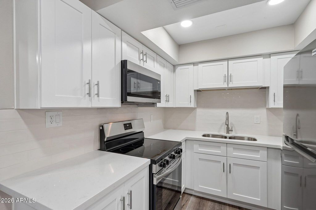 6721 E MCDOWELL Road D302, Scottsdale, AZ 85257 — photo 2