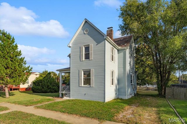 1528 N Church Street, Belleville, IL 62221