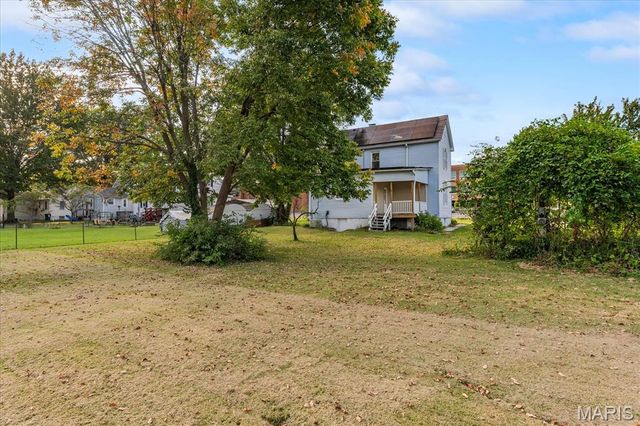 1528 N Church Street, Belleville, IL 62221
