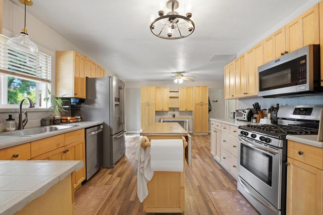 1340 Honor Oak Ln, Yuba City, CA 95993