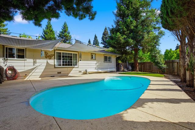 1340 Honor Oak Ln, Yuba City, CA 95993