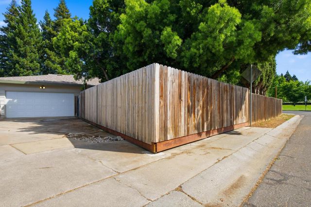 1340 Honor Oak Ln, Yuba City, CA 95993