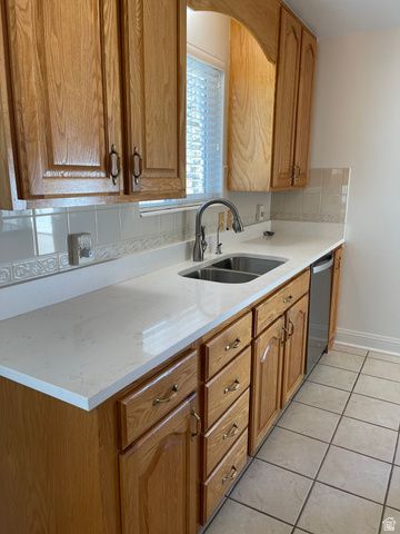 574 E ALOHA LN, Sandy, UT 84070