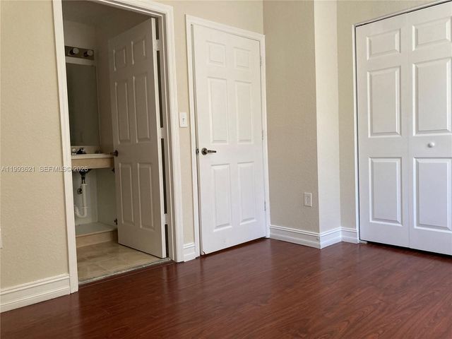 7985 NW 8th St 105A, Miami, FL 33126