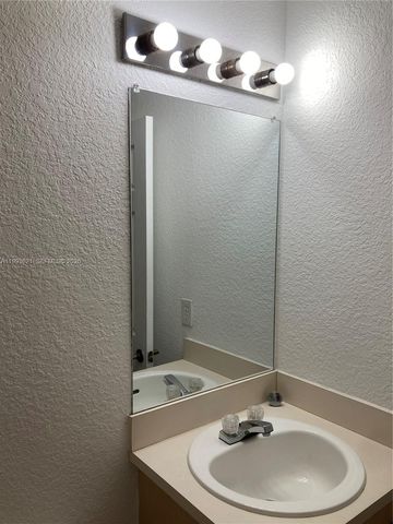 7985 NW 8th St 105A, Miami, FL 33126