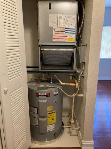 7985 NW 8th St 105A, Miami, FL 33126