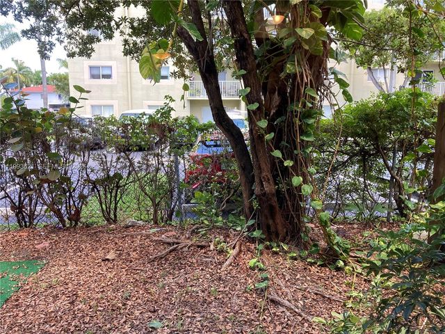 7985 NW 8th St 105A, Miami, FL 33126