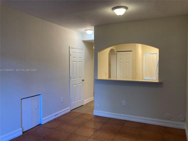 7985 NW 8th St 105A, Miami, FL 33126