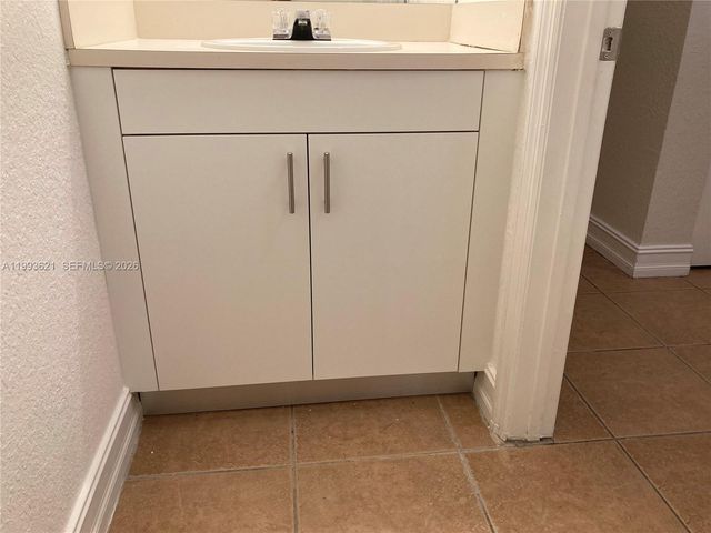 7985 NW 8th St 105A, Miami, FL 33126