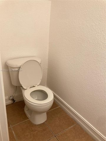 7985 NW 8th St 105A, Miami, FL 33126