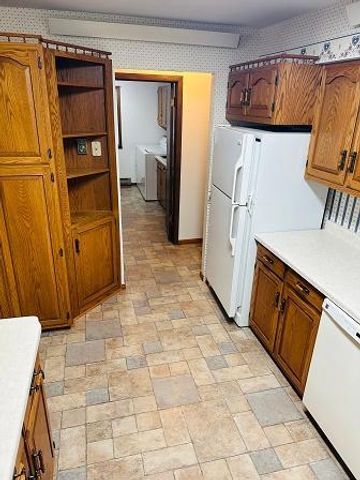 75 4th Street NW, Clara City, MN 56222