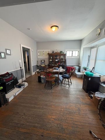 802 E Poplar Street, West Frankfort, IL 62896