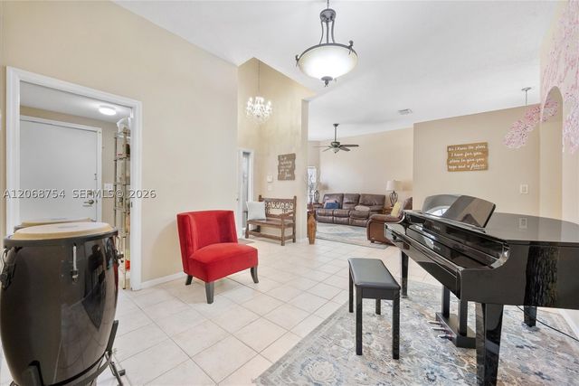 2835 SE 4th Pl, Homestead, FL 33033