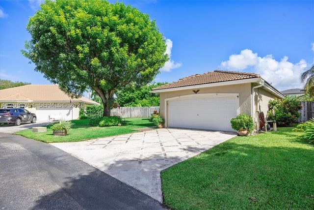 2835 SE 4th Pl, Homestead, FL 33033