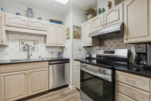 1 Towers Park Ln Apt 213, San Antonio, TX 78209