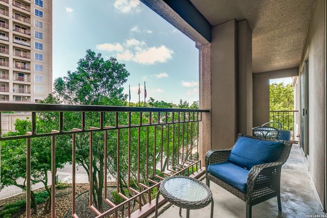1 Towers Park Ln Apt 213, San Antonio, TX 78209