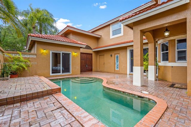 16403 Diamond Head Dr, Weston, FL 33331