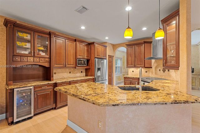 16403 Diamond Head Dr, Weston, FL 33331