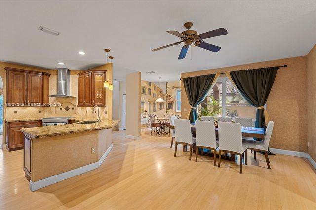 16403 Diamond Head Dr, Weston, FL 33331
