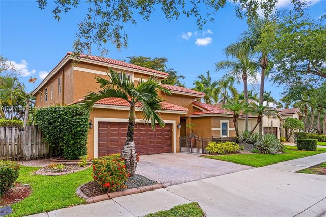 16403 Diamond Head Dr, Weston, FL 33331