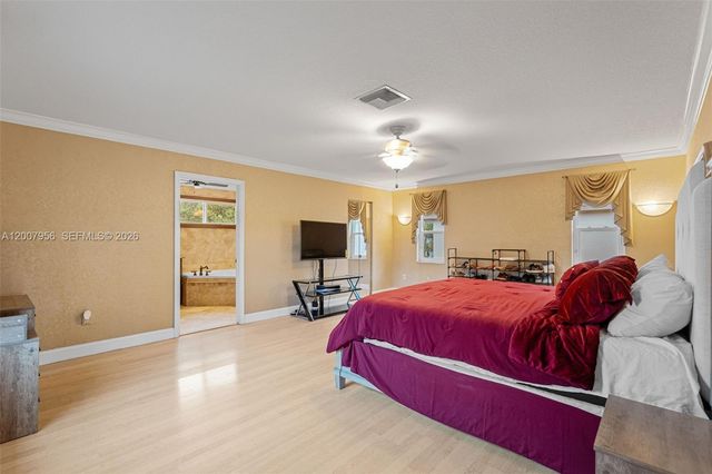 16403 Diamond Head Dr, Weston, FL 33331