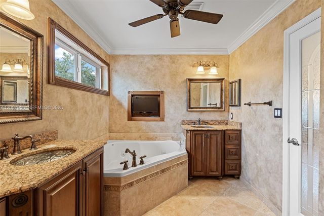 16403 Diamond Head Dr, Weston, FL 33331