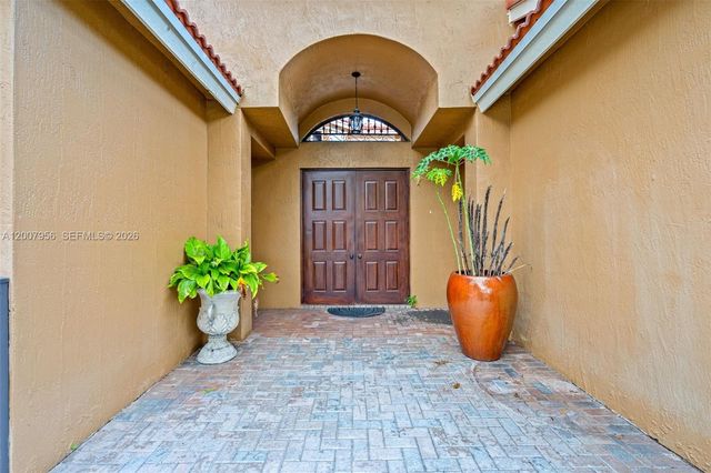 16403 Diamond Head Dr, Weston, FL 33331