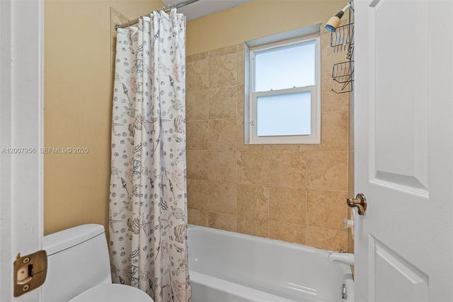 16403 Diamond Head Dr, Weston, FL 33331