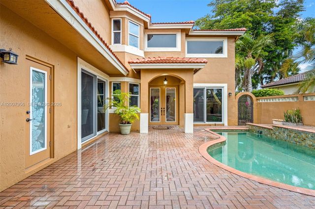 16403 Diamond Head Dr, Weston, FL 33331