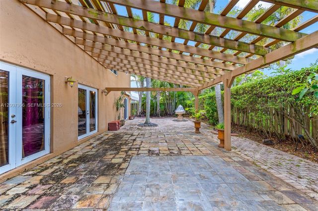 16403 Diamond Head Dr, Weston, FL 33331