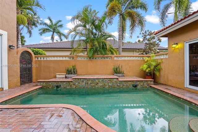 16403 Diamond Head Dr, Weston, FL 33331