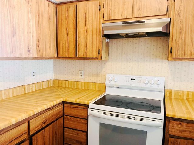 12973 Wirevine Lane, Houston, TX 77072