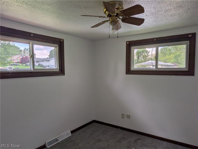 1223 Faircliff Street, Louisville, OH 44641