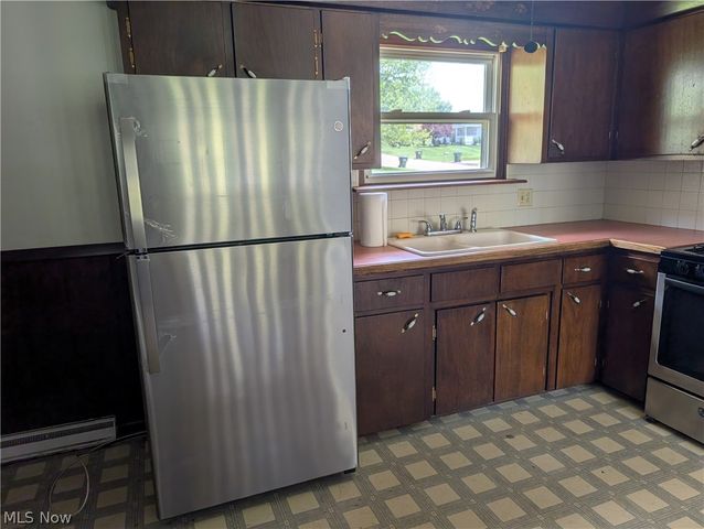 1223 Faircliff Street, Louisville, OH 44641