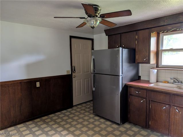 1223 Faircliff Street, Louisville, OH 44641