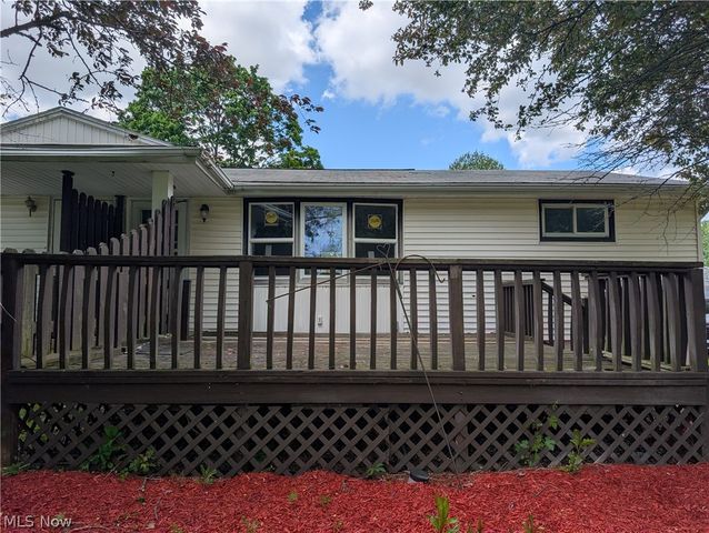 1223 Faircliff Street, Louisville, OH 44641