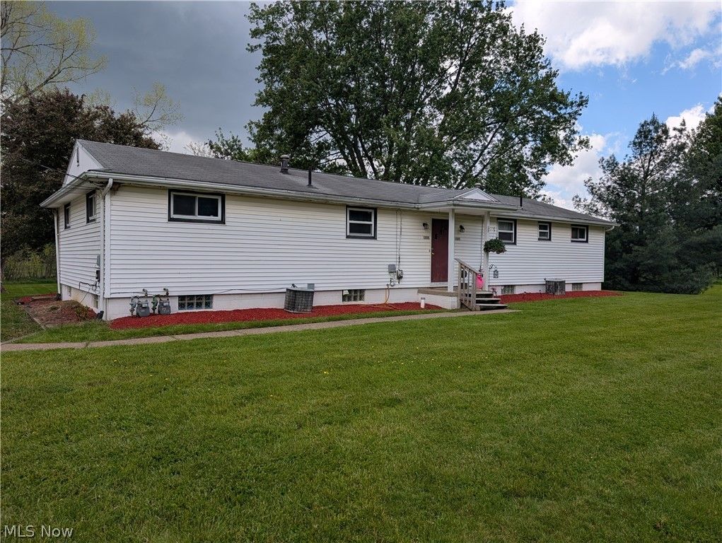 1223 Faircliff Street, Louisville, OH 44641