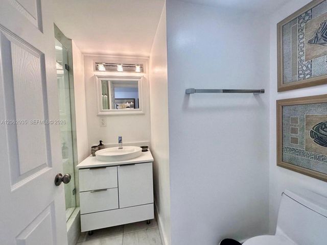 2555 Collins Avenue 1400, Miami Beach, FL 33140