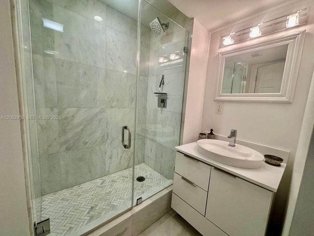 2555 Collins Avenue 1400, Miami Beach, FL 33140