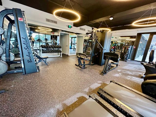 2555 Collins Avenue 1400, Miami Beach, FL 33140