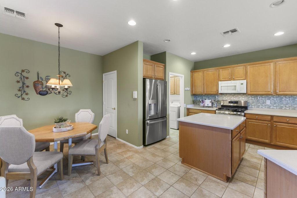 Image 8 of property listing at 22517 N MONTECITO Avenue, Sun City West, AZ 85375