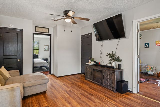 911 W 8th Street, Bonham, TX 75418