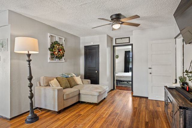 911 W 8th Street, Bonham, TX 75418