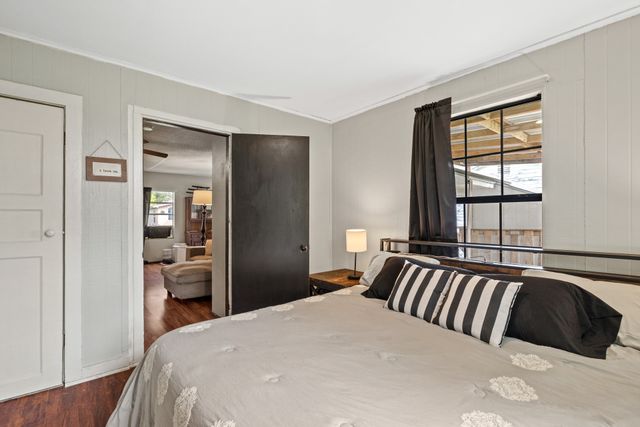 911 W 8th Street, Bonham, TX 75418