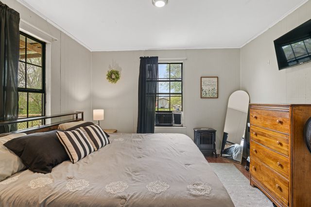 911 W 8th Street, Bonham, TX 75418