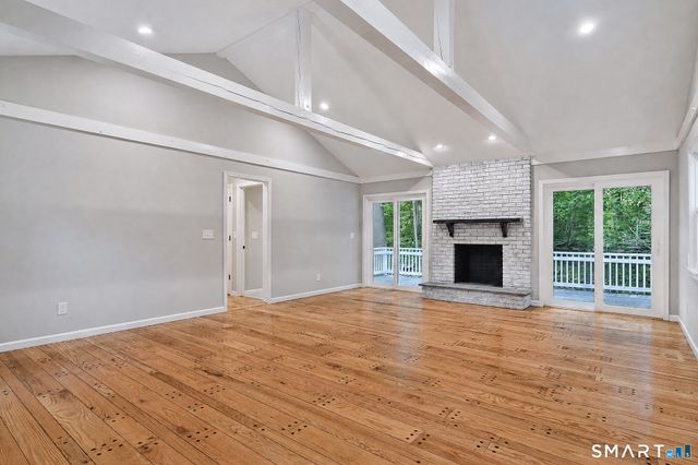 10 Leopard Drive, Newtown, CT 06482