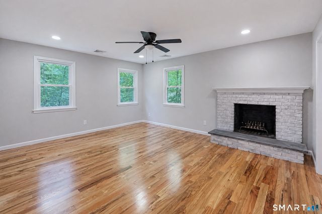 10 Leopard Drive, Newtown, CT 06482