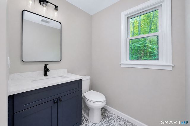 10 Leopard Drive, Newtown, CT 06482