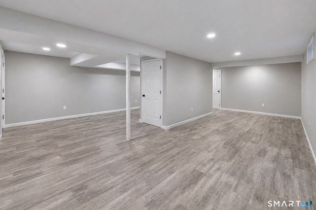10 Leopard Drive, Newtown, CT 06482